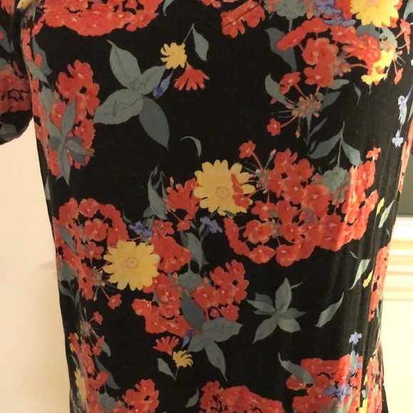 🌞LuLaRoe Christy Tee Size Medium (Size Down 1-2) - Picture 2 of 4